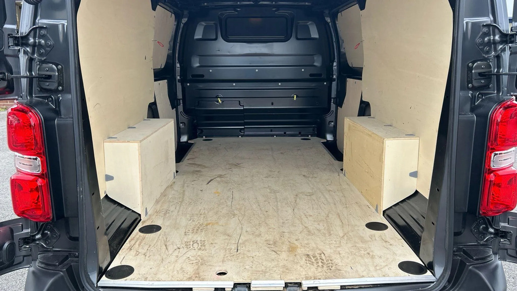 Toyota PROACE Design Black #18