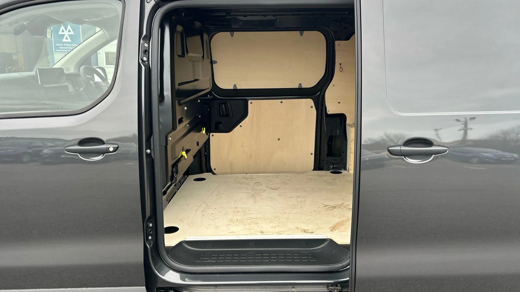 Toyota PROACE Design Black #40