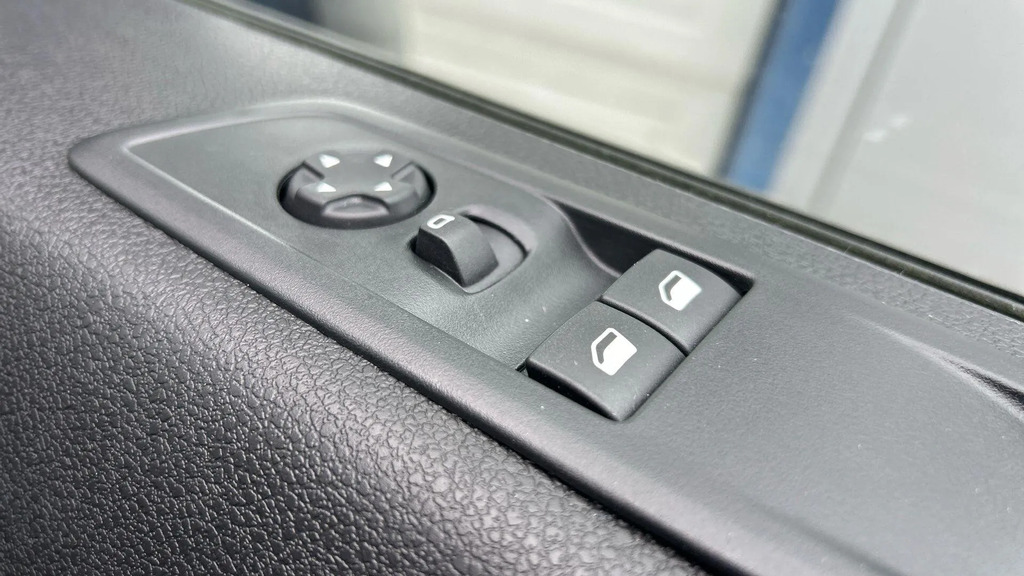 Toyota PROACE Design Black #37