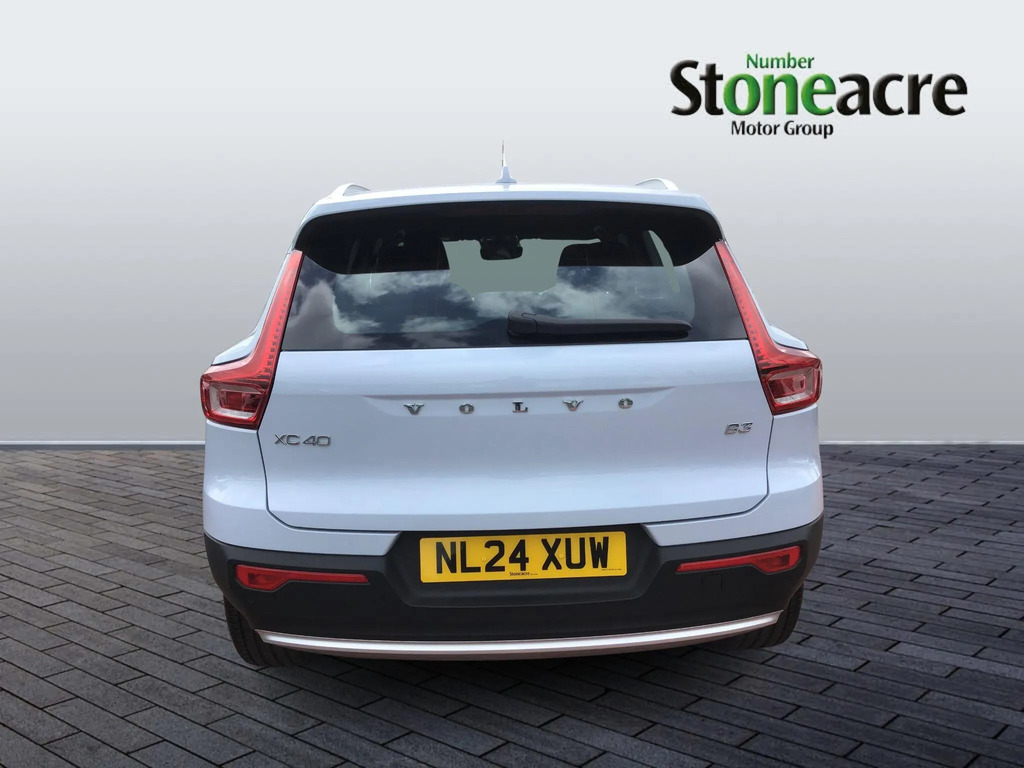 Volvo XC40 Core B3 163 Hp  #4