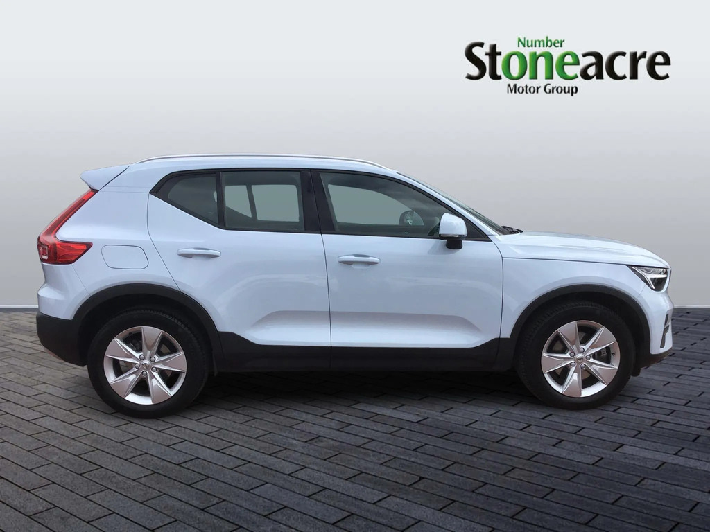Volvo XC40 Core B3 163 Hp  #2