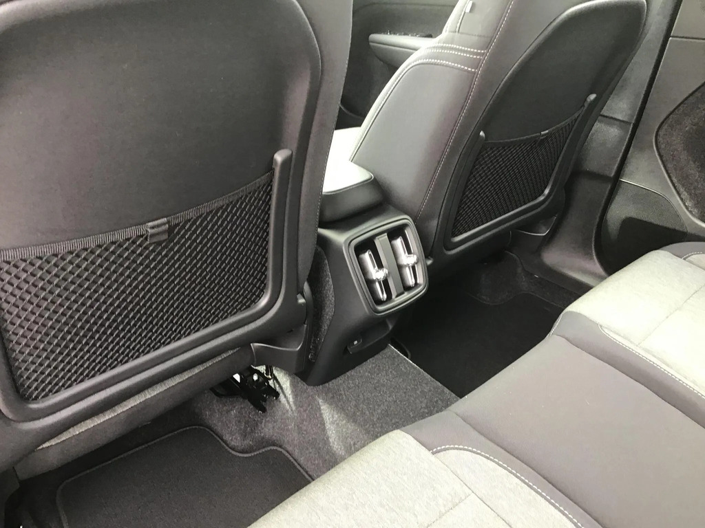 Volvo XC40 2.0 B3p Plus Dark Silver #24