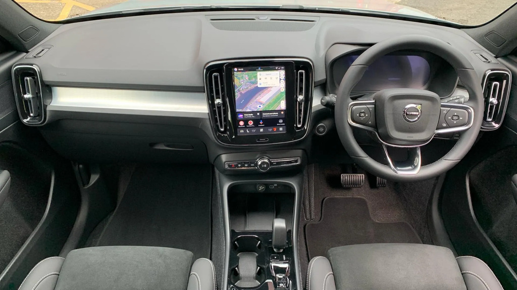 Volvo XC40 2.0 B4p Plus Dark  #5