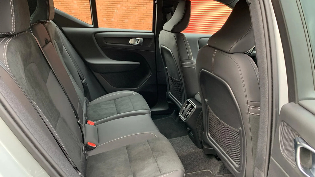 Volvo XC40 2.0 B4p Plus Dark  #6