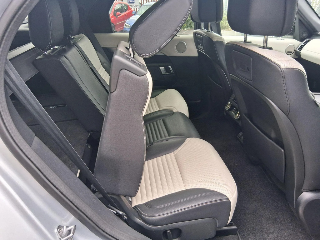 Land Rover Discovery 3.0 D250 R-dynamic S Grey #10