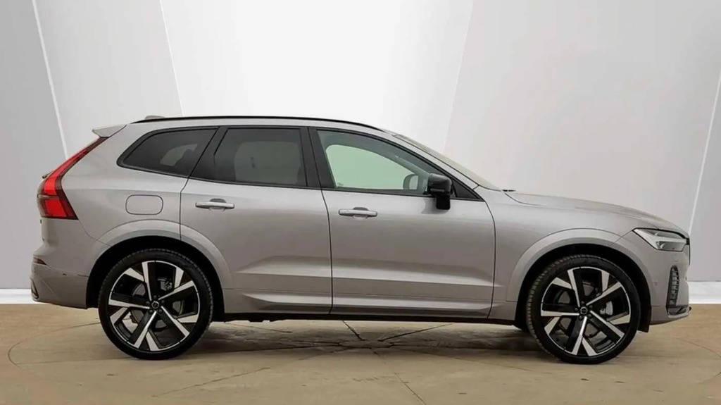 Volvo XC60 Ultra Black #8