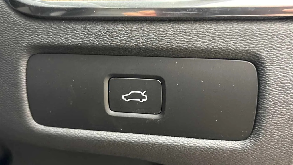 Volvo XC60 Ultra Black #18