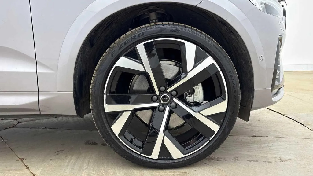 Volvo XC60 Ultra Black #23
