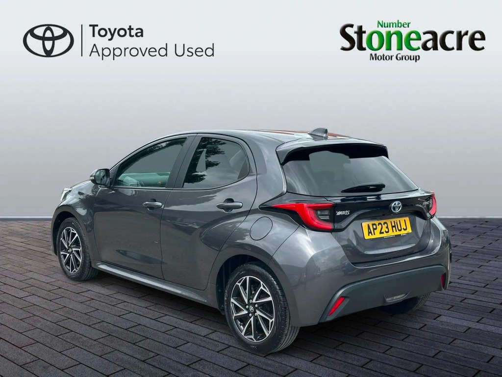 Toyota Yaris 1.5 Hybrid Design Cvt  #4