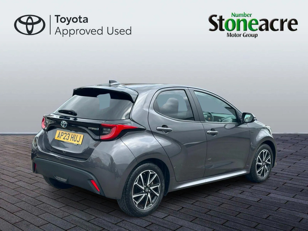Toyota Yaris 1.5 Hybrid Design Cvt  #2