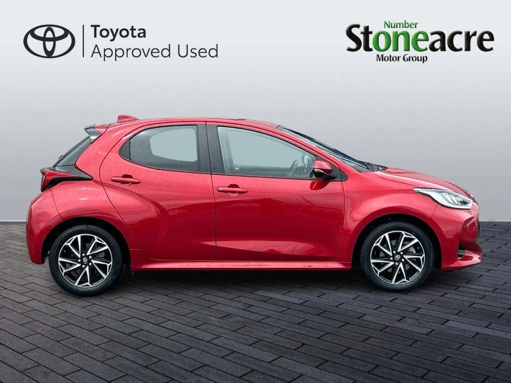 Toyota Yaris 1.5 Hybrid Design Cvt  #2