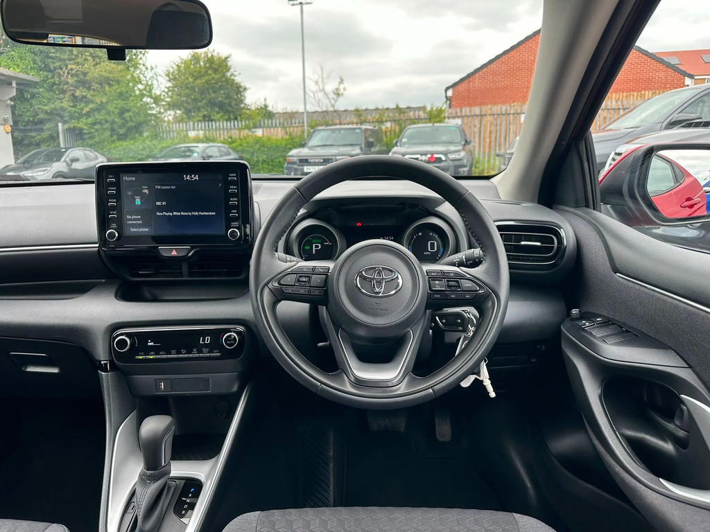 Toyota Yaris 1.5 Hybrid Design Cvt  #6