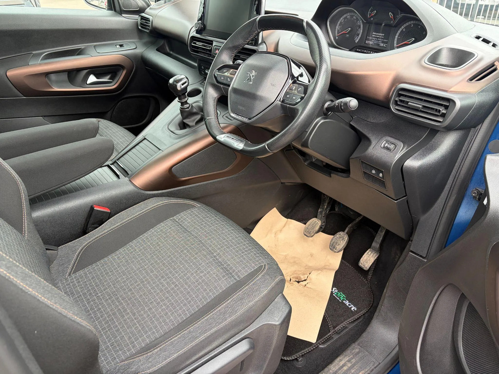 Peugeot Rifter 1.2 Puretech Active Grey #15
