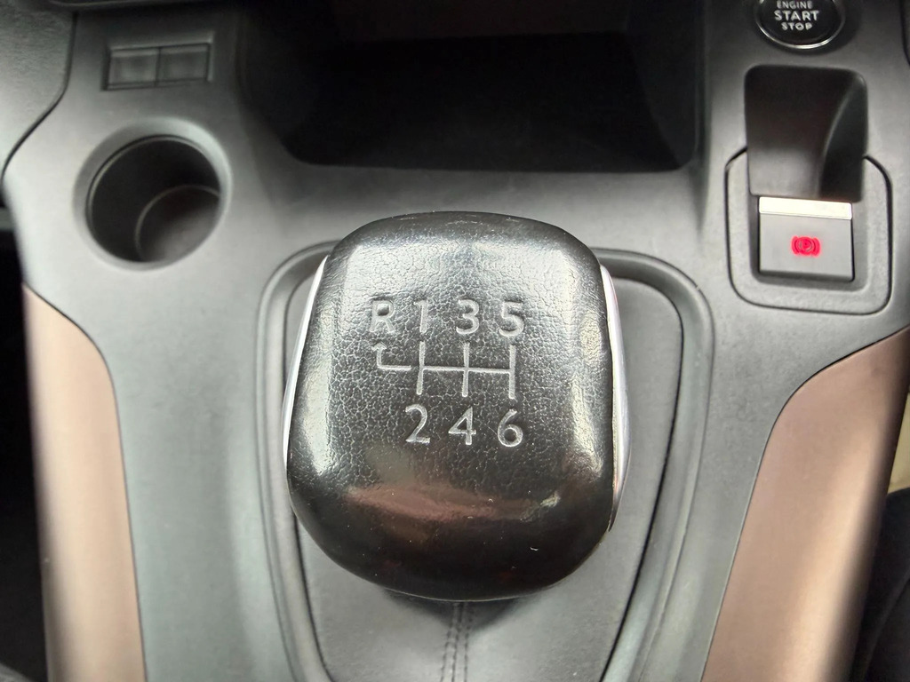 Peugeot Rifter 1.2 Puretech Active Grey #13