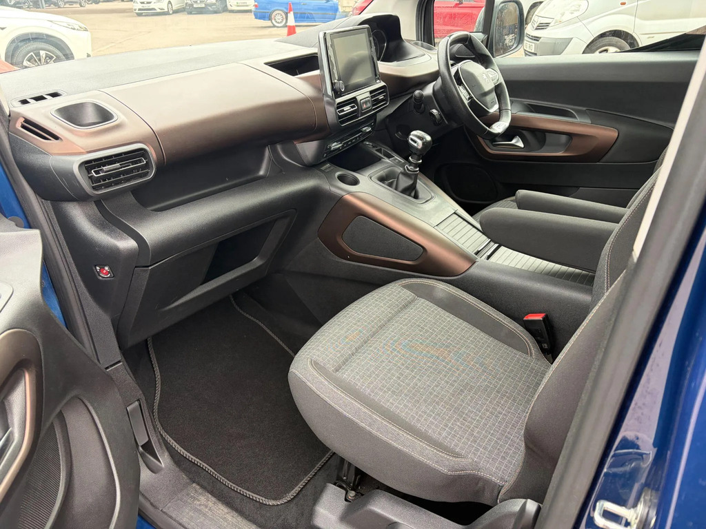 Peugeot Rifter 1.2 Puretech Active Grey #25