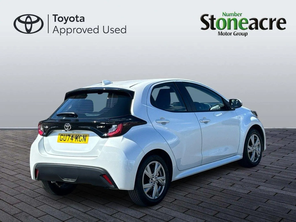 Toyota Yaris 1.5 Hybrid Icon Cvt  #4
