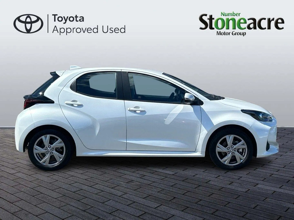 Toyota Yaris 1.5 Hybrid Icon Cvt  #3