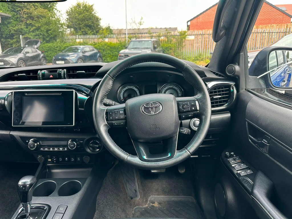 Toyota HILUX Invincible X Dcab Pick Up 2.4 D-4d #6