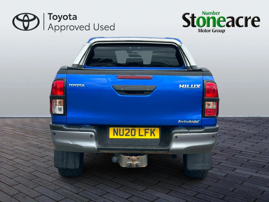 Toyota HILUX D-4d Active White #19