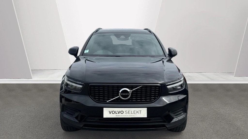Volvo XC40 R-design T3 163 Hp  #2
