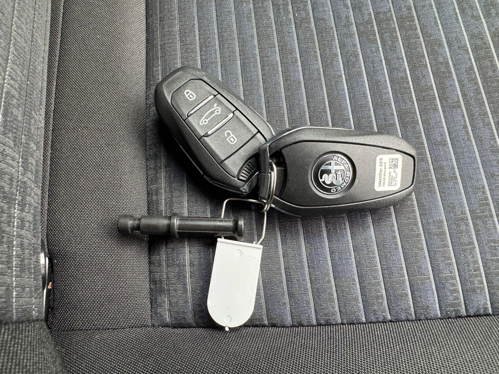 Alfa Romeo Junior 1.2 Mhev Ibrida E-dct Euro 6 Ss Black #20