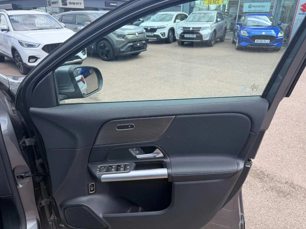 Mercedes-Benz GLA Class 200 Amg Line Executive Blue #15