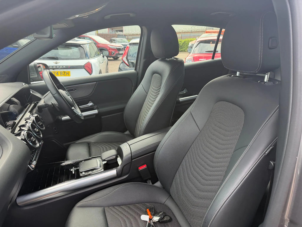 Mercedes-Benz GLA Class 200 Amg Line Executive Blue #26