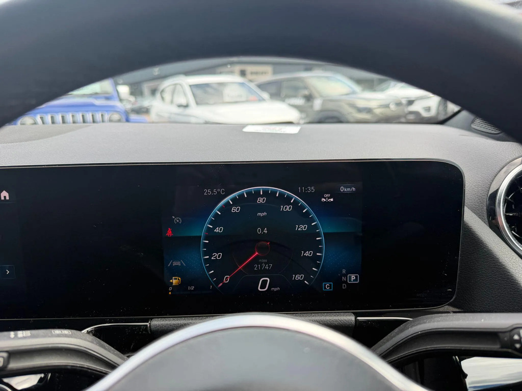 Mercedes-Benz GLA Class 200 Amg Line Executive Blue #10