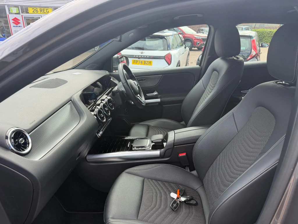 Mercedes-Benz GLA Class 200 Amg Line Executive Blue #25