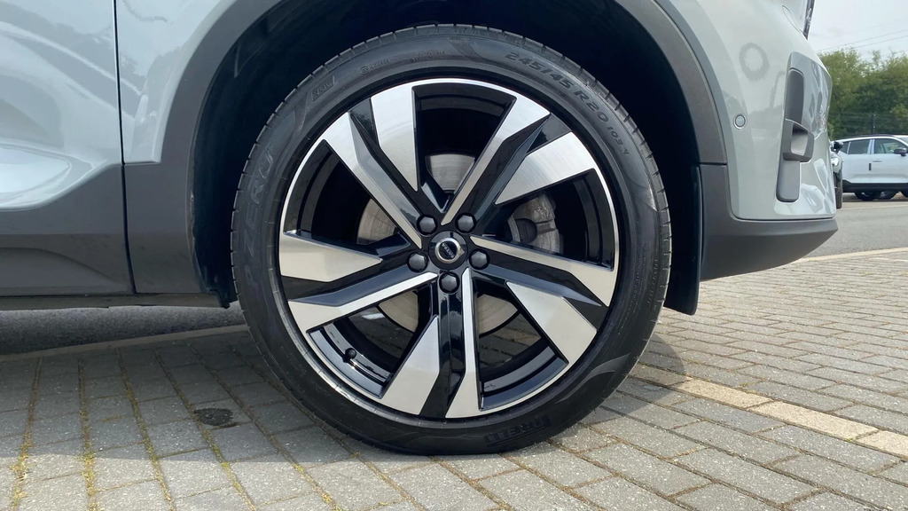 Volvo XC40 2.0 B3p Plus Dark 2024 Grey #25