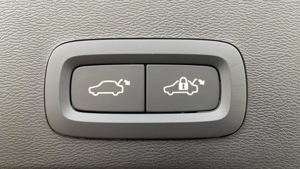 Volvo XC40 2.0 B3p Plus Dark 2024 Grey #22