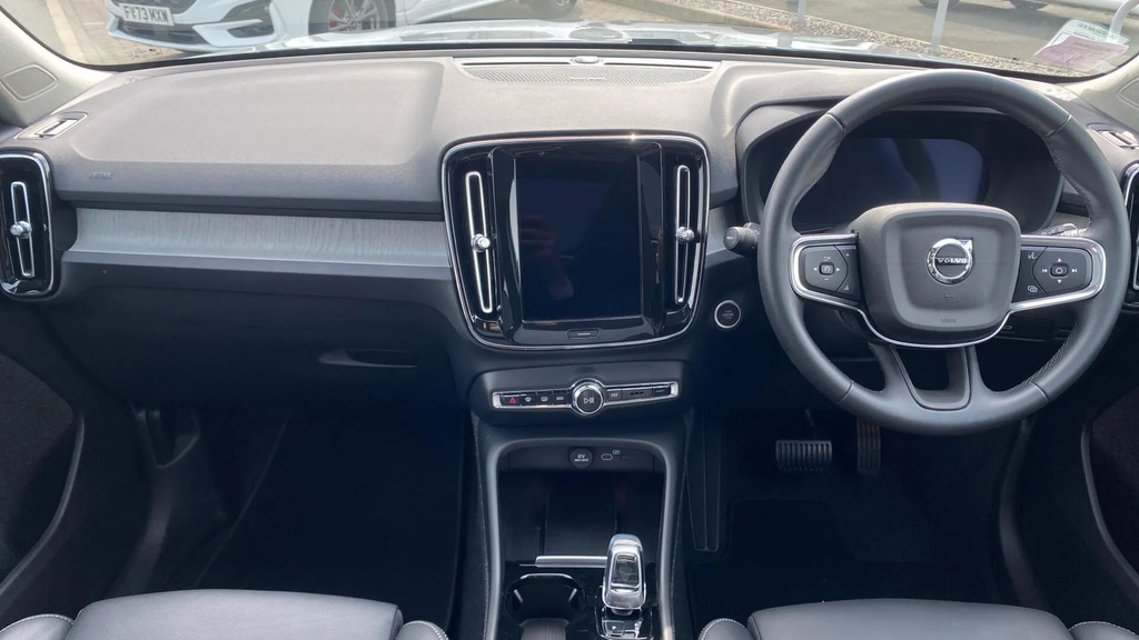 Volvo XC40 2.0 B3p Plus Dark 2024 Grey #9