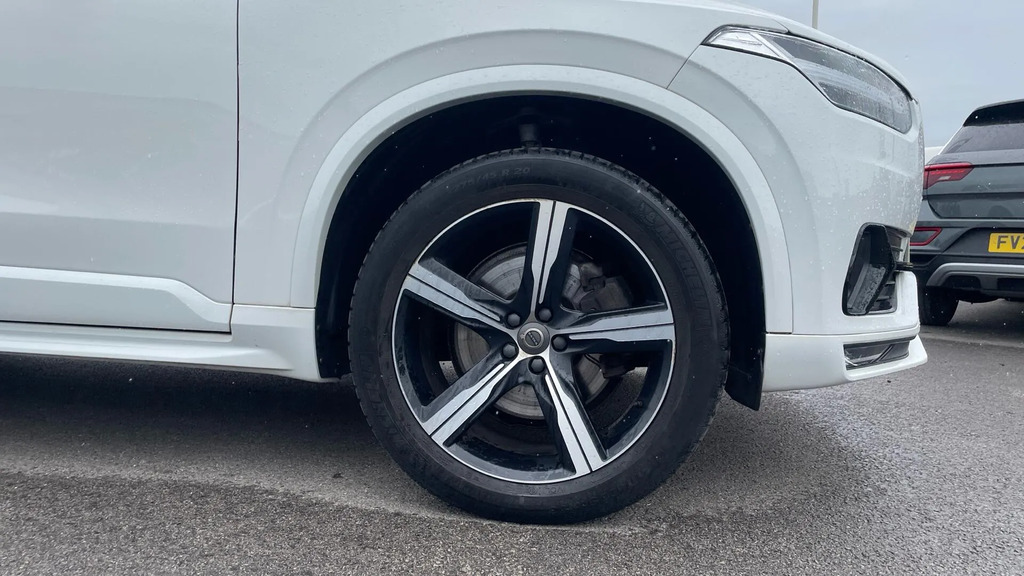 Volvo XC90 B5 Awd Inscription Black #9