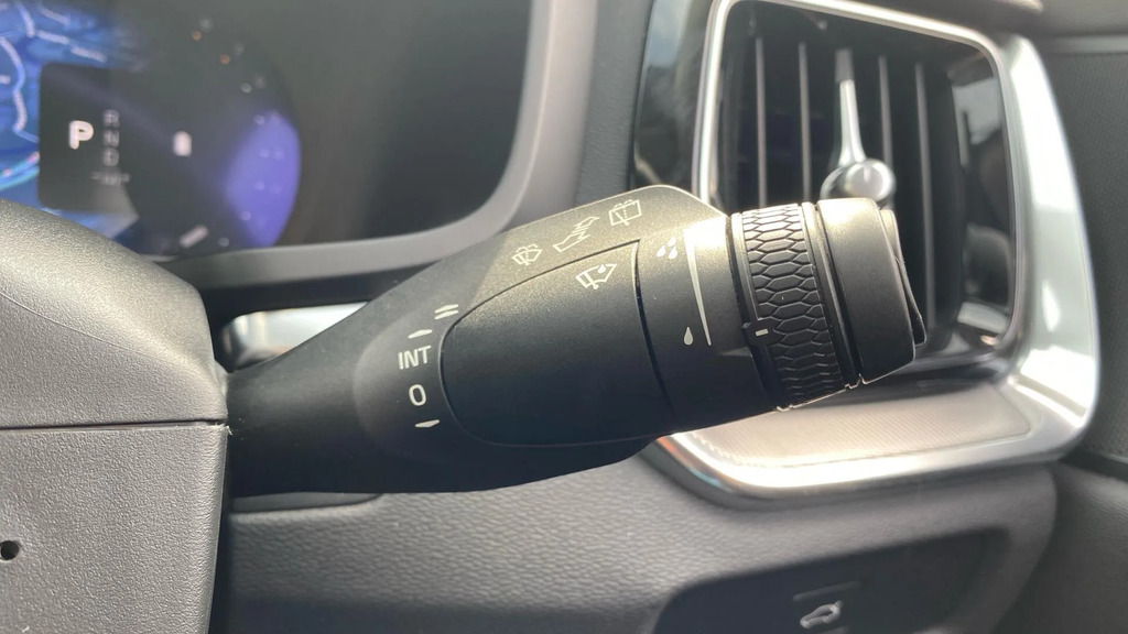 Volvo V60 2.0 B4p Plus Dark 7 Speed Blue #18