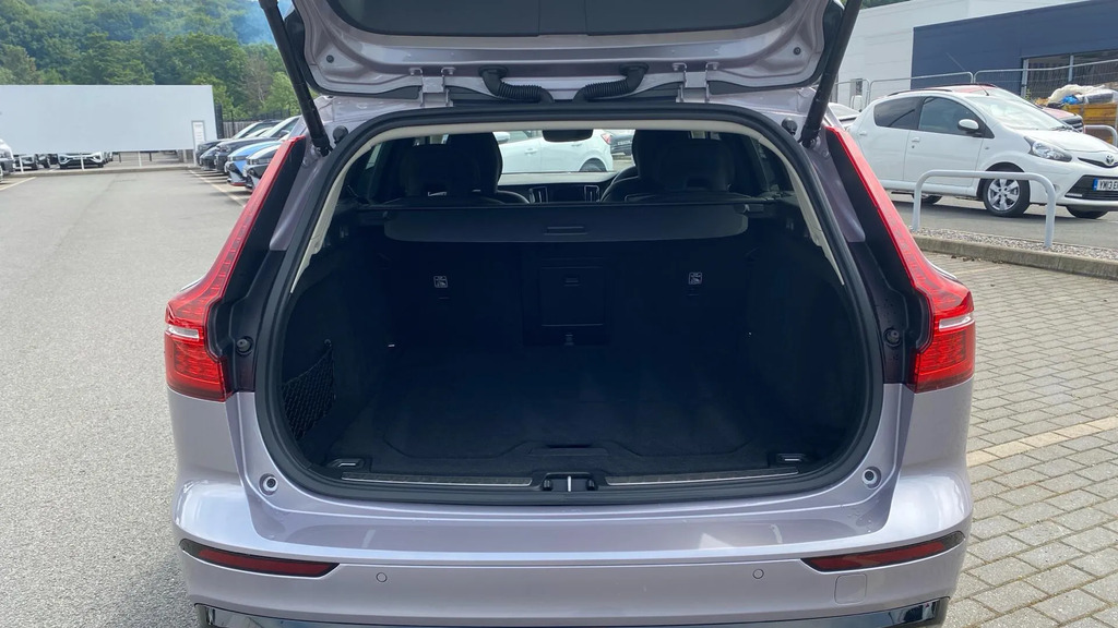 Volvo V60 2.0 B4p Plus Dark 7 Speed Blue #35
