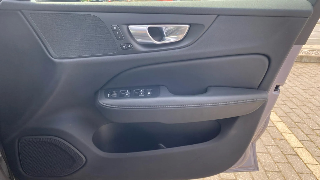 Volvo V60 2.0 B4p Plus Dark 7 Speed Blue #23