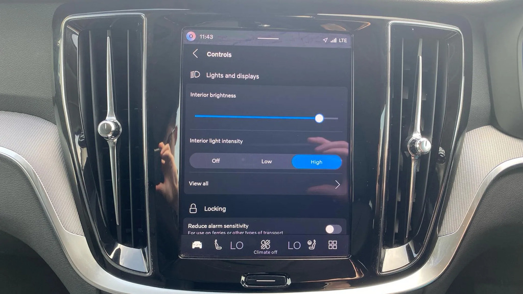 Volvo V60 2.0 B4p Plus Dark 7 Speed Blue #33