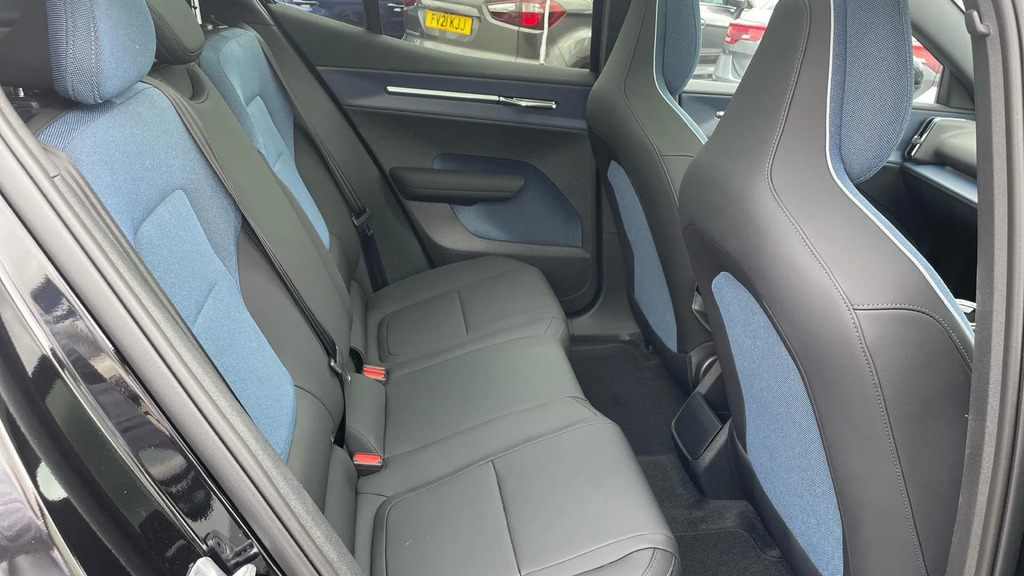Volvo EX30 Twin Performance 69Kwh Ultra Black Edition Aw  #5