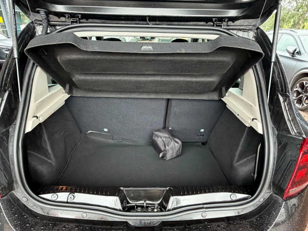 Dacia Sandero Stepway Dacia Sandero Stepway 1.0 Tce Comfort Hatchback... White #18