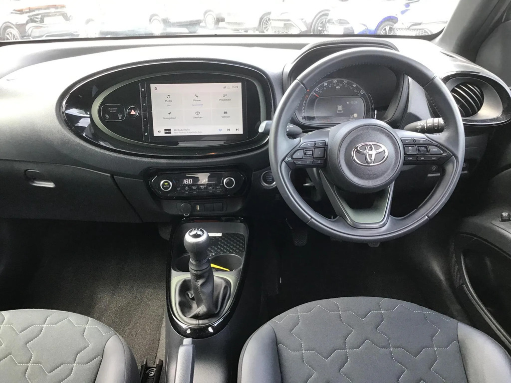 Toyota Aygo X 1.0 Vvt-i Exclusive  #6