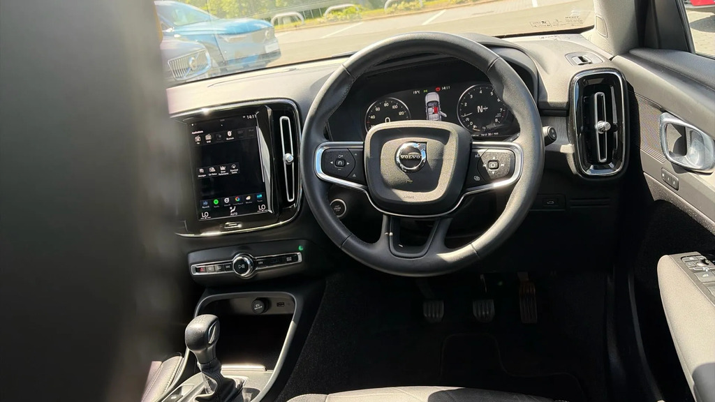Volvo XC40 1.5 T3 163 Inscription Black #4