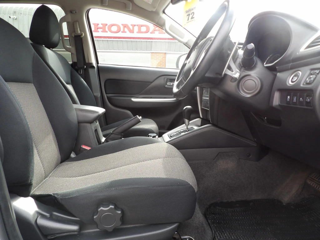 Mitsubishi L200 Double Cab Di-d 150 Barbarian 4Wd Grey #9