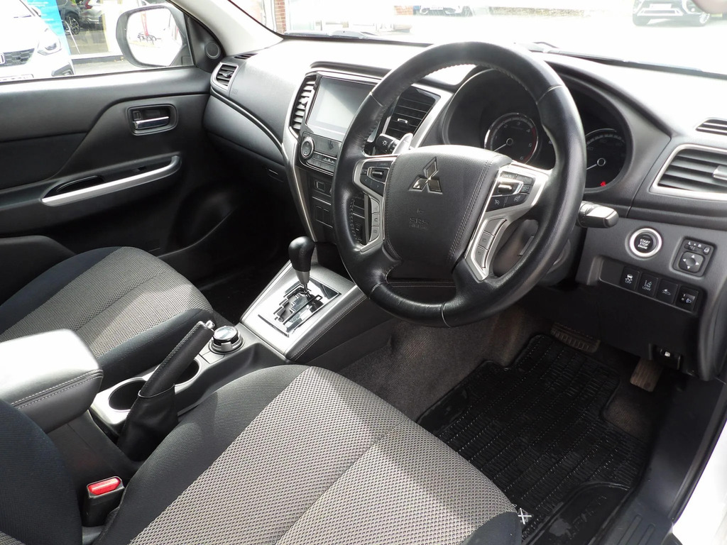 Mitsubishi L200 Double Cab Di-d 150 Barbarian 4Wd Grey #10