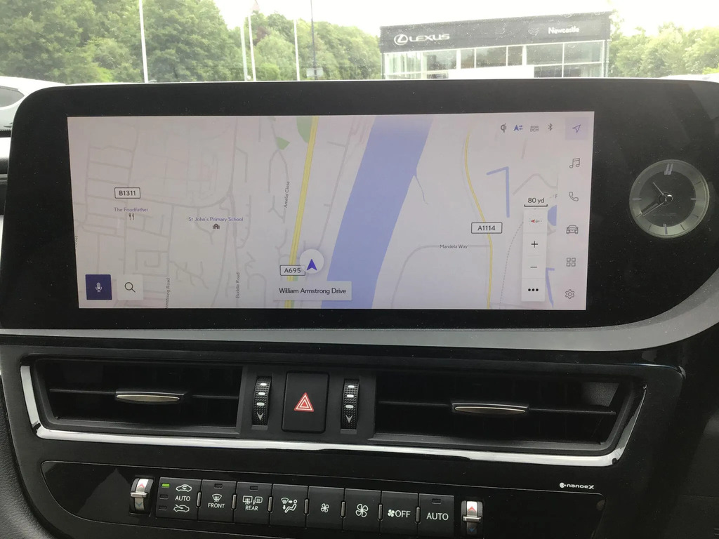 Lexus ES 300H 2.5 Takumi Cvt Silver #25