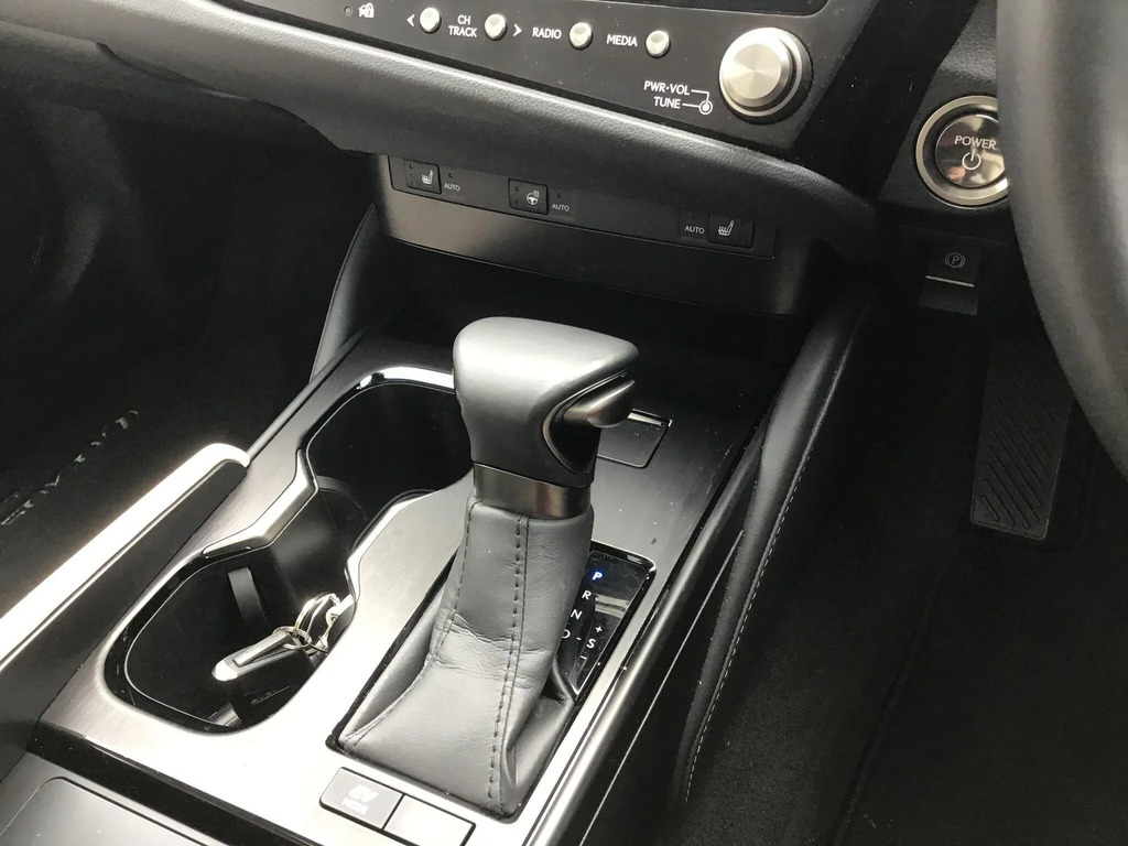 Lexus ES 300H 2.5 Takumi Cvt Silver #15