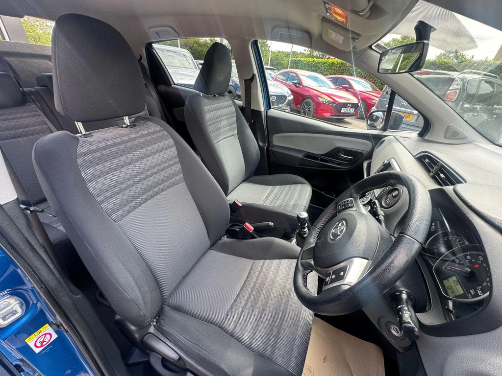 Toyota Yaris Icon Blue #11