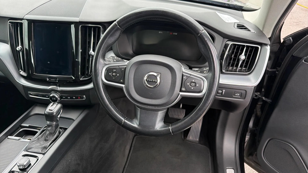 Volvo XC60 D4 Momentum Awd Grey #10