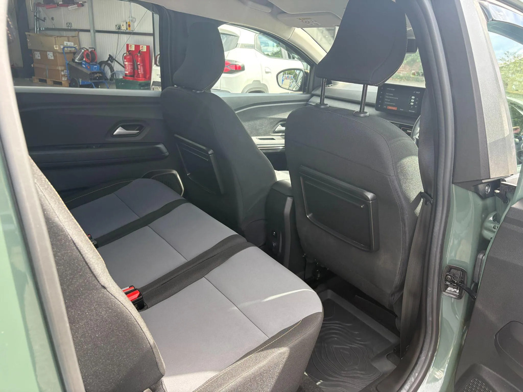 Dacia Jogger 1.6 Hybrid Extreme Euro 6 S S White #32