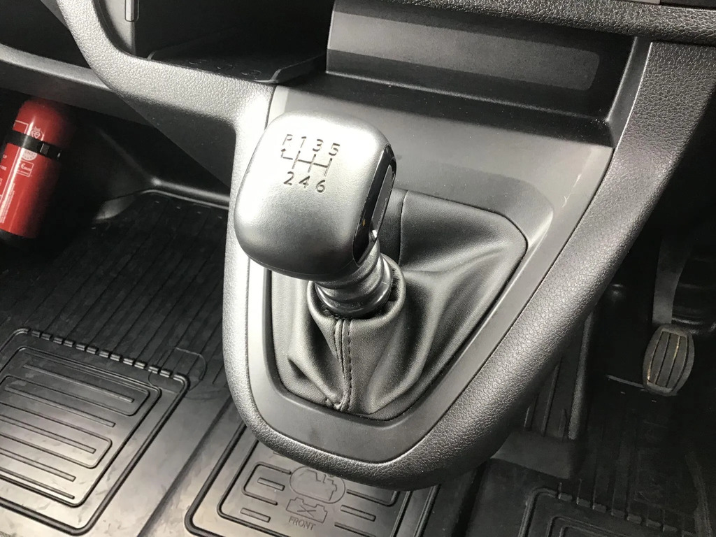 Toyota PROACE 2L Icon 6Dr White #18