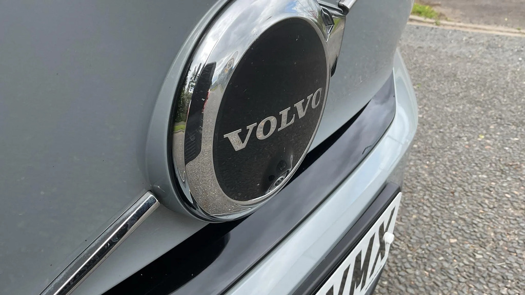 Volvo XC40 2.0 B3p Ultra Dark Grey #38